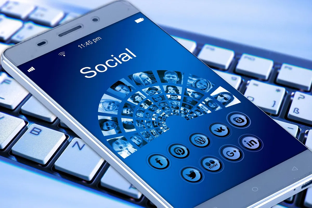 mobile phone, smartphone, keyboard, app, internet, network, social network, logo, facebook, marketing, analysis, concept, social networking, networking, social