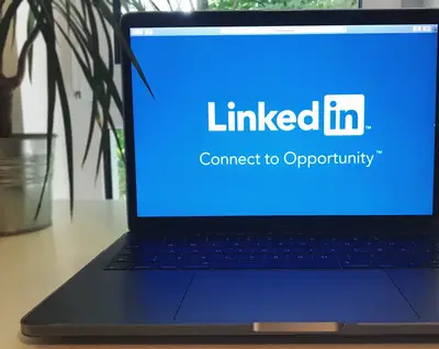 LinkedIn authority building: Why consistent posting helps