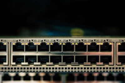 15 Minuten QoS: Die Expressspur für deinen stabilen Ping