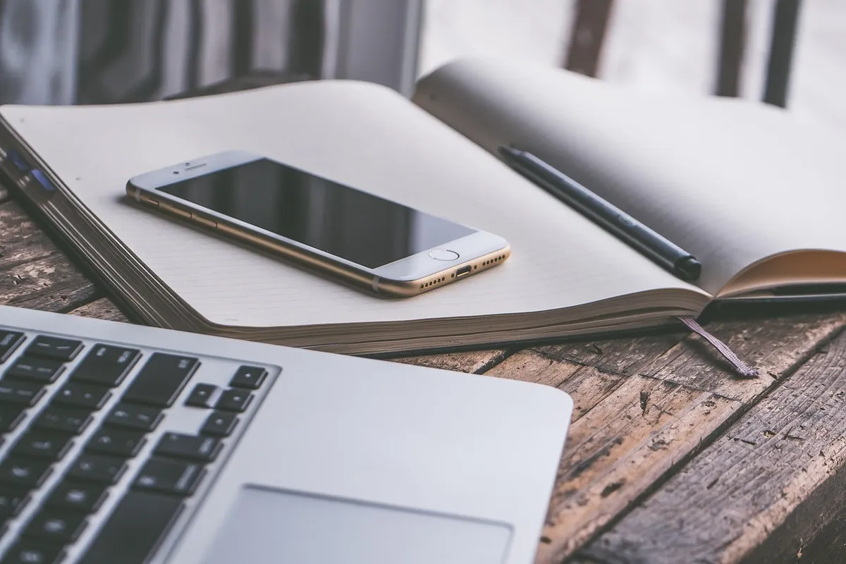 business, computer, mobile, smartphone, iphone, connection, data, desk, electronics, home office, internet, keyboard, laptop, macbook, modern, notebook, paper,
