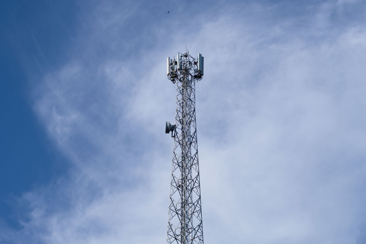 antenna 5G in ambiente tecnologico