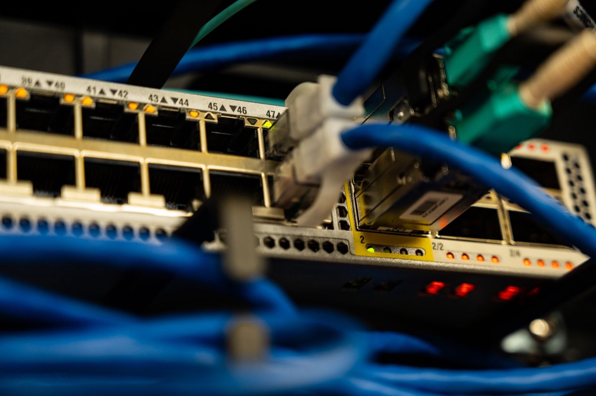 router con luz azul